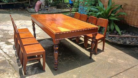 Bàn ăn gỗ Hương bộ 9 mónBàn ăn gỗ Hương bộ 9 món 3